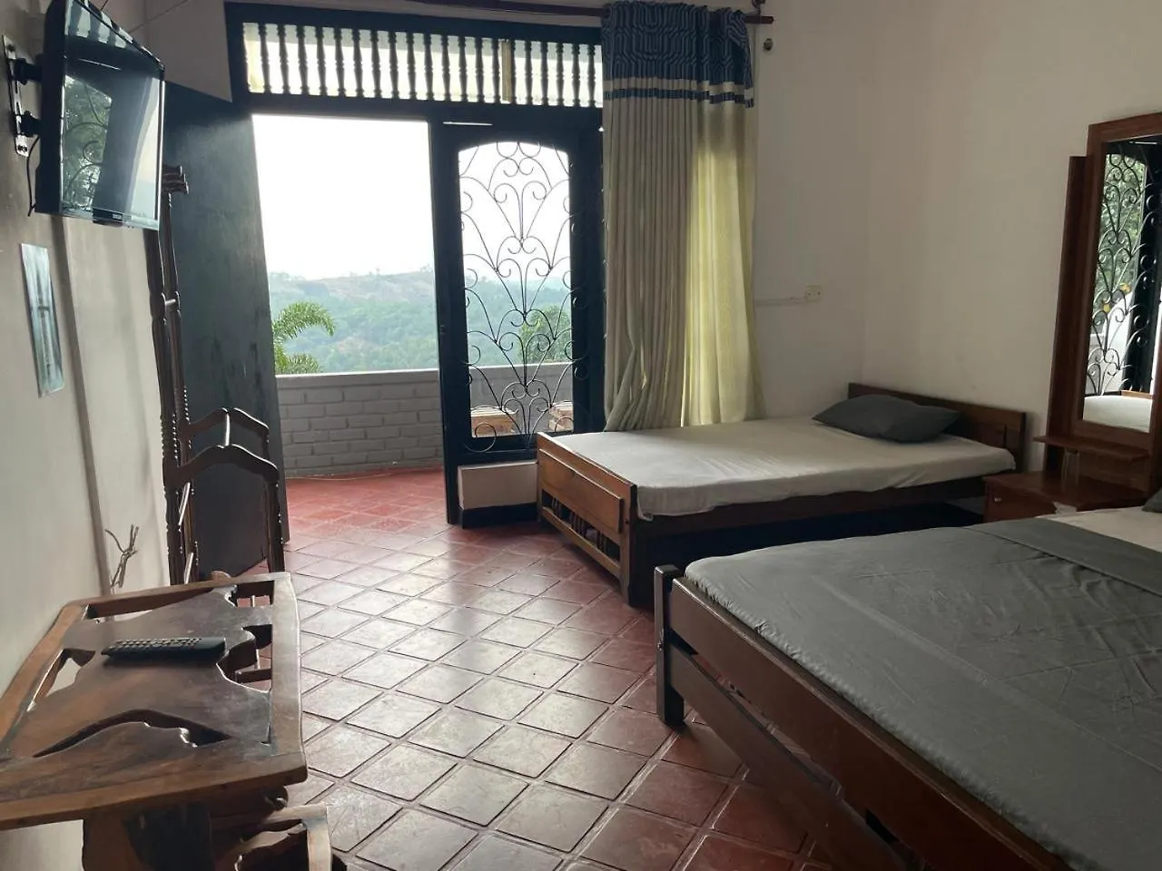 Kandy Gem Inn Blue Hotel